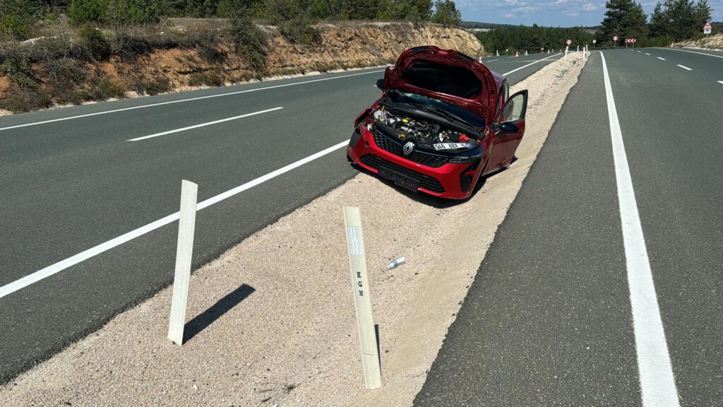 Safranbolu’da Trafik Kazası: Otomobil Su Kanalına Düştü, 1 Kişi Yaralandı