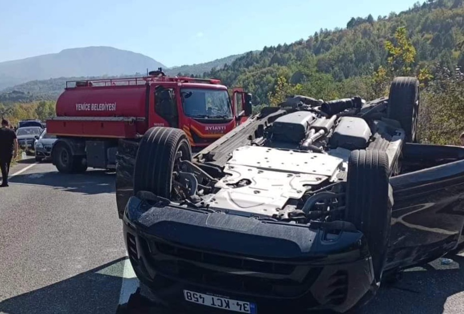 Yenice’de İki Otomobil Çarpıştı: 6 Yaralı…..