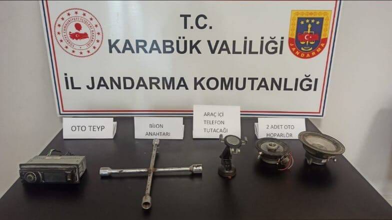 Karabük’te Araç Hırsızlığı: Şüpheli Çalıntı Eşyalarla Yakalandı…