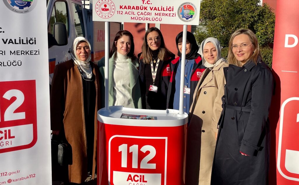 Milletvekili Cem Şahin’in eşi Esra Şahin, SAĞLIKFEST’i ziyaret etti.