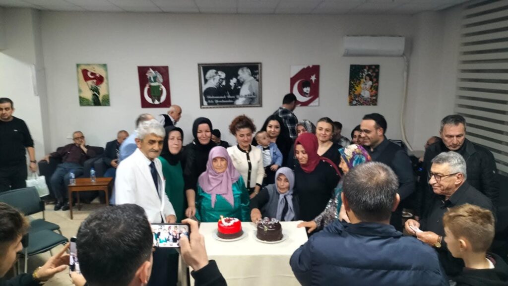 Ovacıklılar Derneği’nden Anlamlı Ziyaret: Yücel Huzurevi’nde Gönüller Isındı.