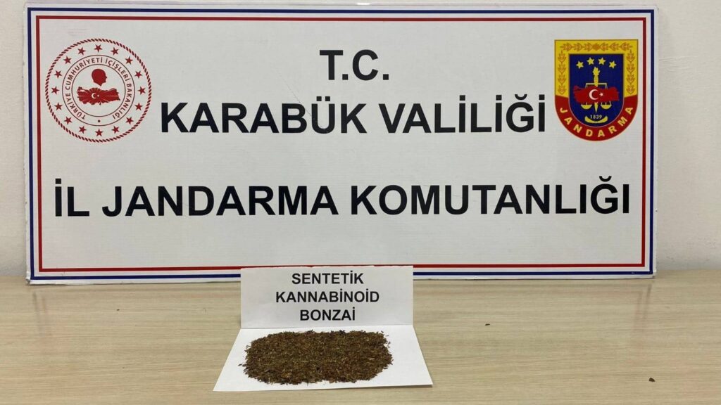 Jandarma Ekiplerinden Uyuşturucu Operasyonu: İki Şahıs Gözaltında