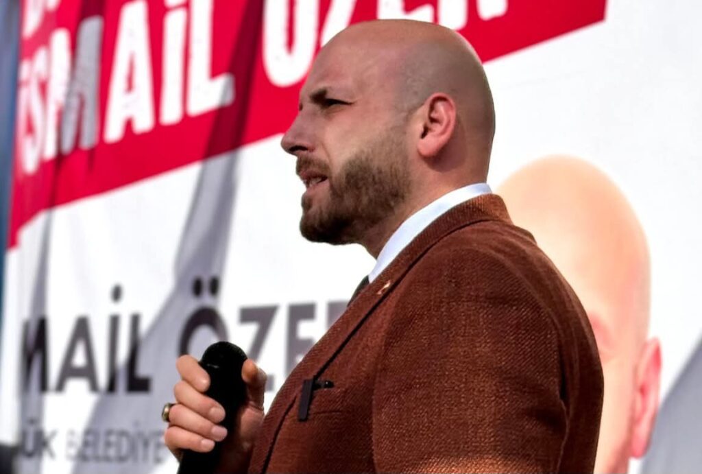 Özer, Belediye Zam Oranını Eleştirdi