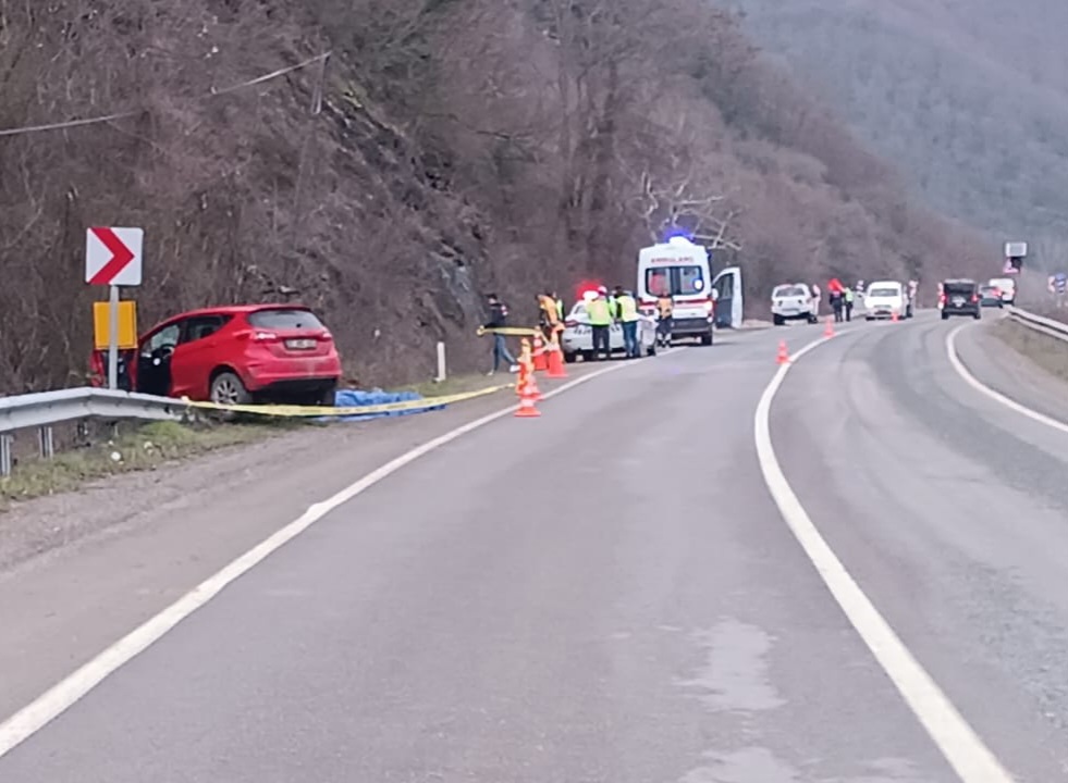 Karabük’ün Yenice ilçesinde şarampole devrilen otomobilin sürücüsü hayatını kaybetti.