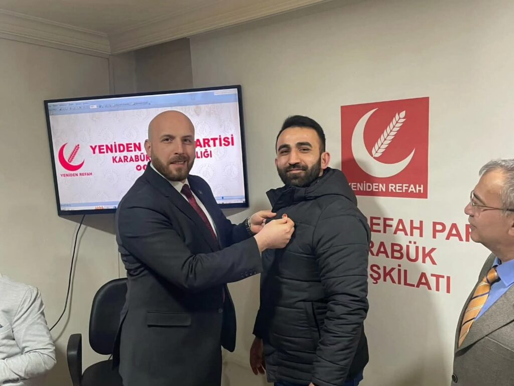 Yeniden Refah Partisi’ne Yoğun Katılım!Karabük’te Yeniden Refah Partisi’ne katılımlar hız kesmeden devam ettiği bildirildi.