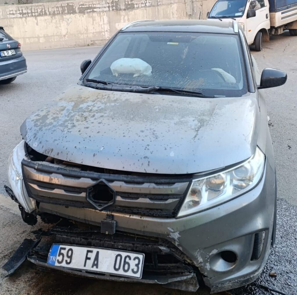 Karabük’te meydana gelen tek araçlı trafik kazasında, sürücü direksiyon hakimiyetini kaybederek yaralandı.