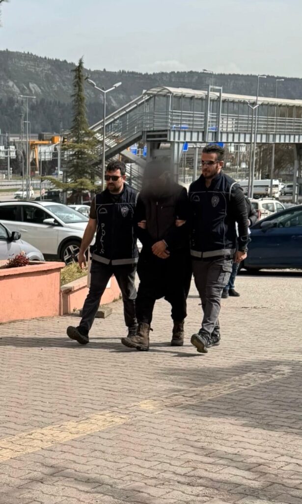 HIRSIZLIK VE CİNAYET ZANLISI ÜÇ ŞAHIS YAKALANDI…..