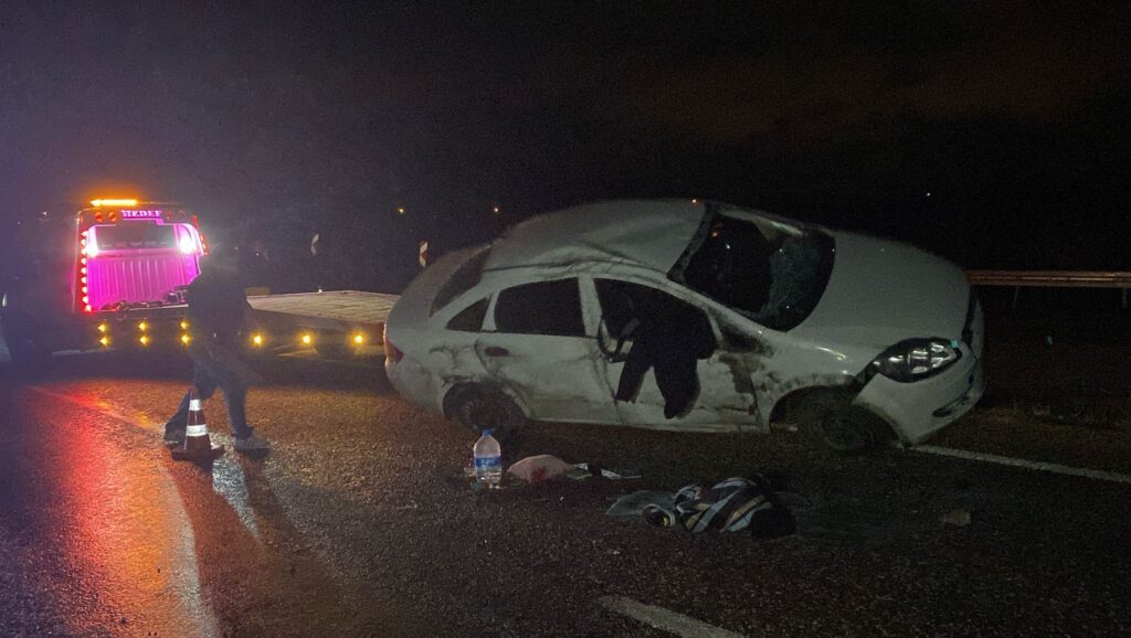 Karabük’te devrilen otomobildeki 3’ü çocuk 5 kişi yaralandı.