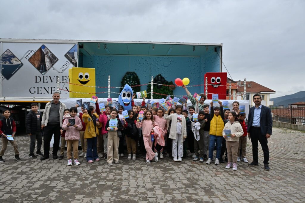 DSİ’nin “Küçük Su Damlası” Tiyatrosu Karabük’te Miniklerle Buluştu