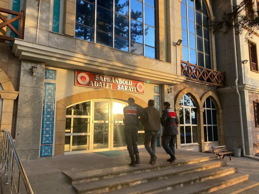 Karabük’te 29 Yıl Hapis Cezasıyla Aranan Şahıs Yakalandı