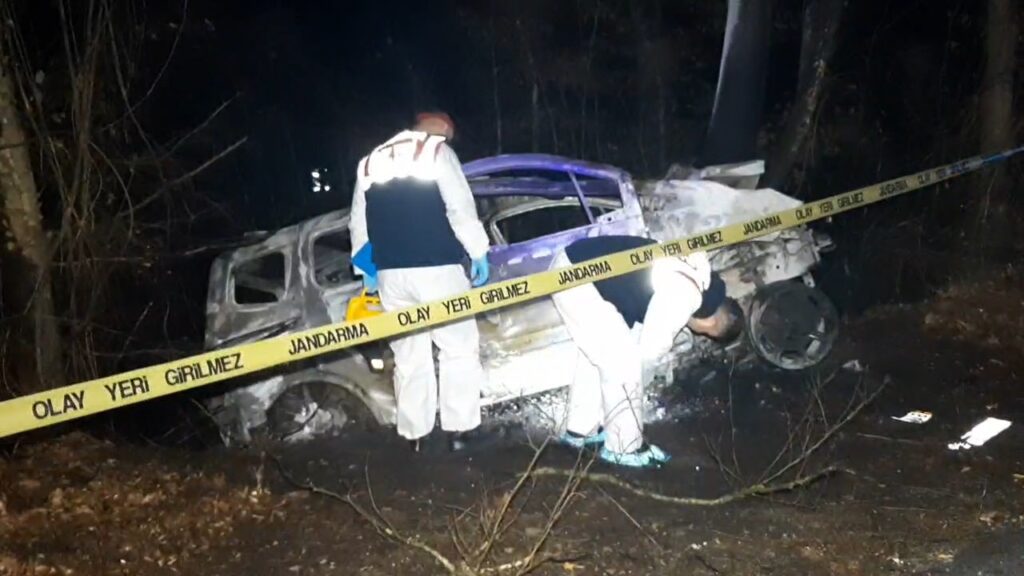 KARABÜK – Safranbolu’da Ağaca Çarpan Araçta Sürücü Olay Yerinde Yaşamını Yitirdi