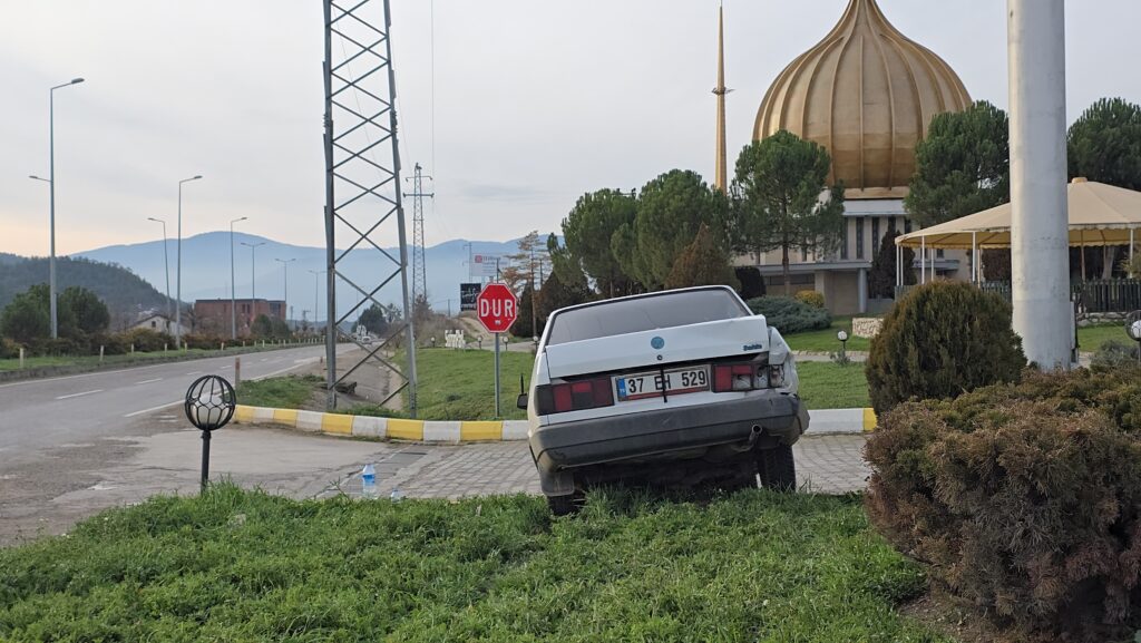 Karabük’te meydana gelen trafik kazasında 2 kişi yaralandı.