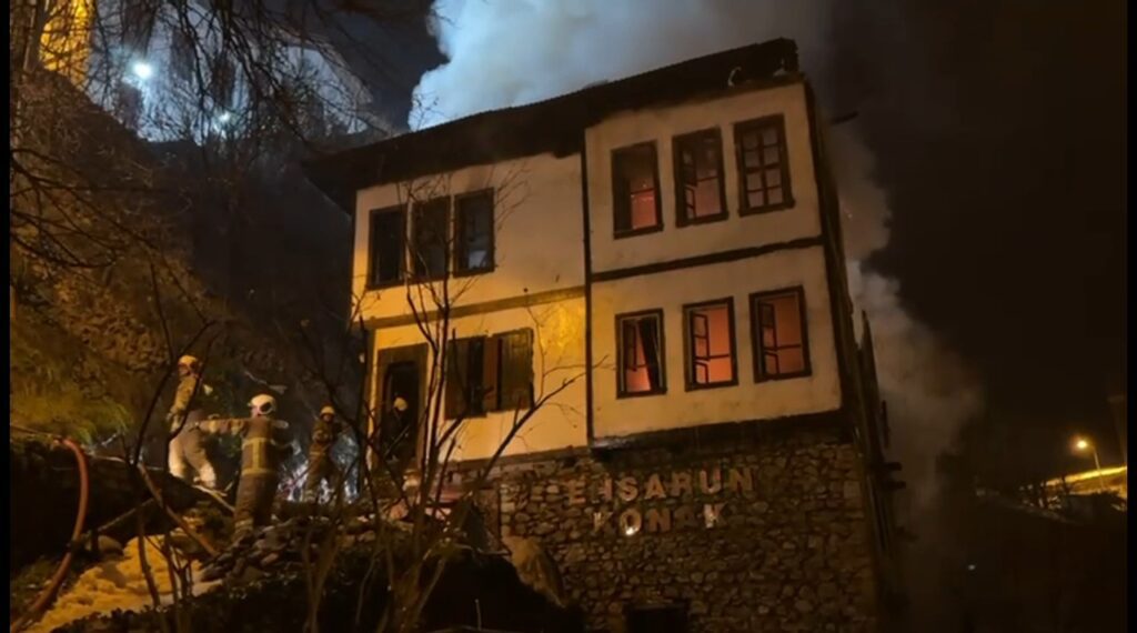 Safranbolu’da Tarihi Konak Alevlere Teslim Oldu….