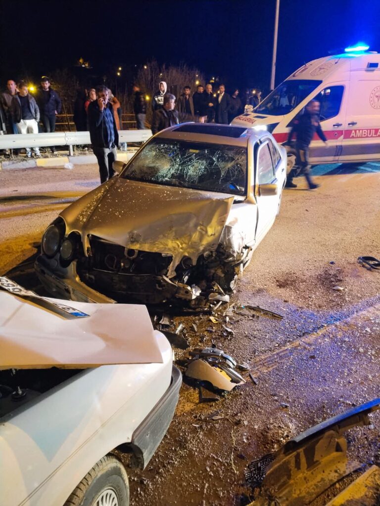 Karabük’ün Eskipazar ilçesinde meydana gelen trafik kazasında 3’ü çocuk toplam 6 kişi yaralandı.
