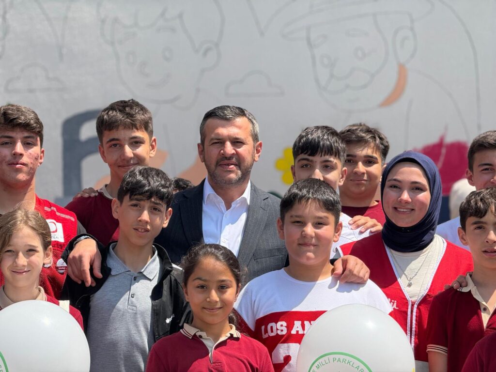TÜRKİYE’NİN EN GENÇ BAŞKANI ÖZKAN ÇETİNKAYA “GENÇLER BELEDİYEDE BİR KARDEŞİNİZ VAR HER KONUDA KAPIMIZ ARDINA KADAR AÇIK”