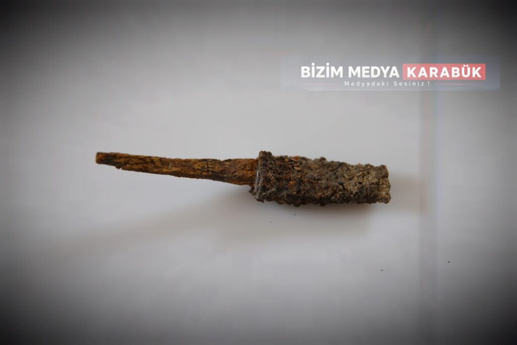 Karabük’teki antik kentte 1750 yıllık pitos mezar bulundu.